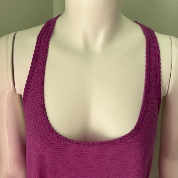 Lululemon scalloped racer back tank top pink - Picture 5 of 8
